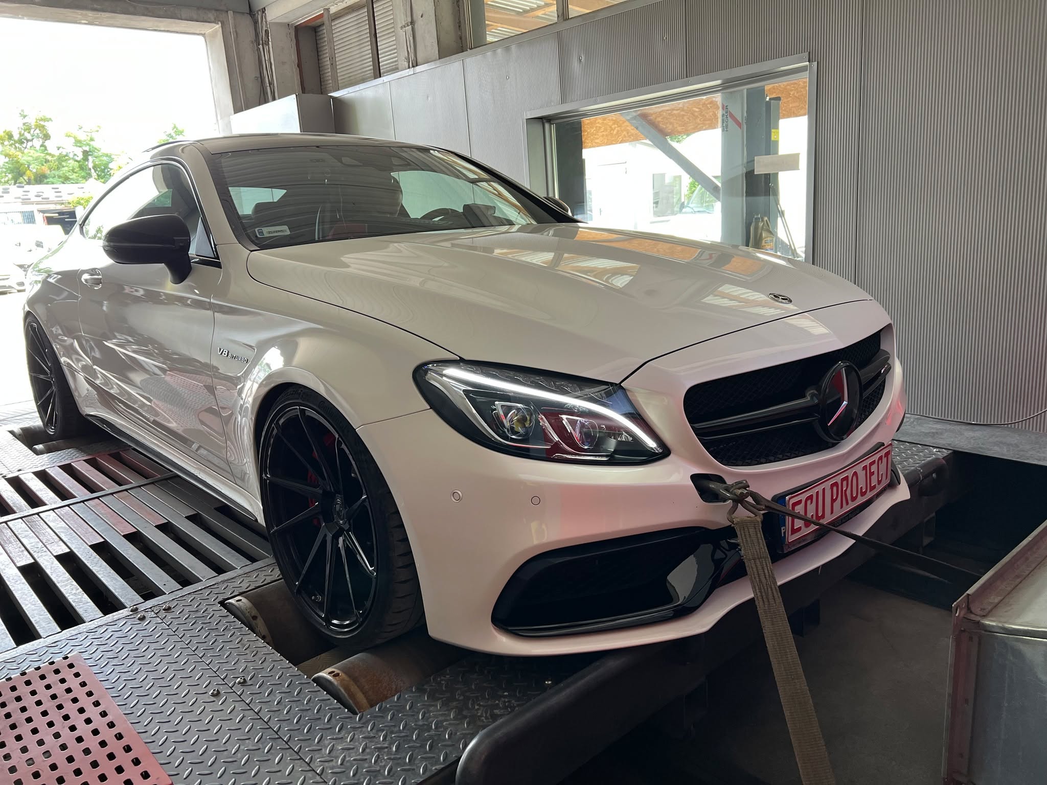 Mercedes-AMG C63 W205 Stage 2 - 600 KM i 882 Nm