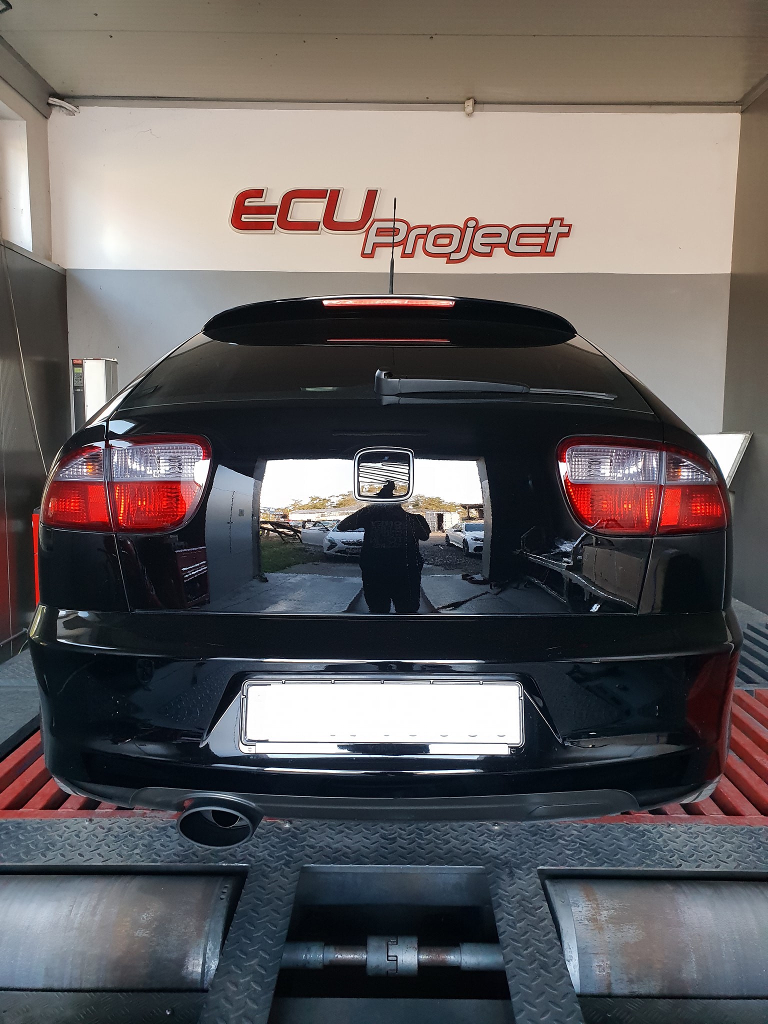 SEAT Leon Cupra R 1M Stage 2 - 261 KM i 352 Nm