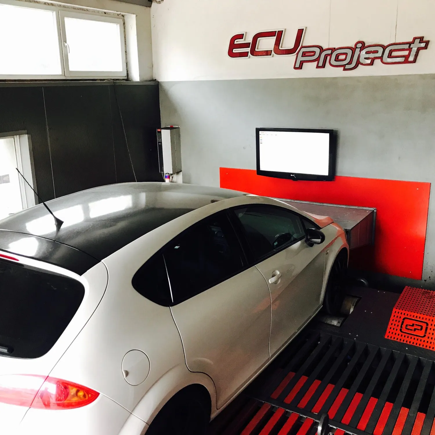 SEAT Leon Cupra 1P Stage 2 - 345 KM i 455 Nm