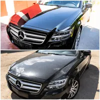Przód czarnego Mercedesa — porównanie wyglądu lakieru.